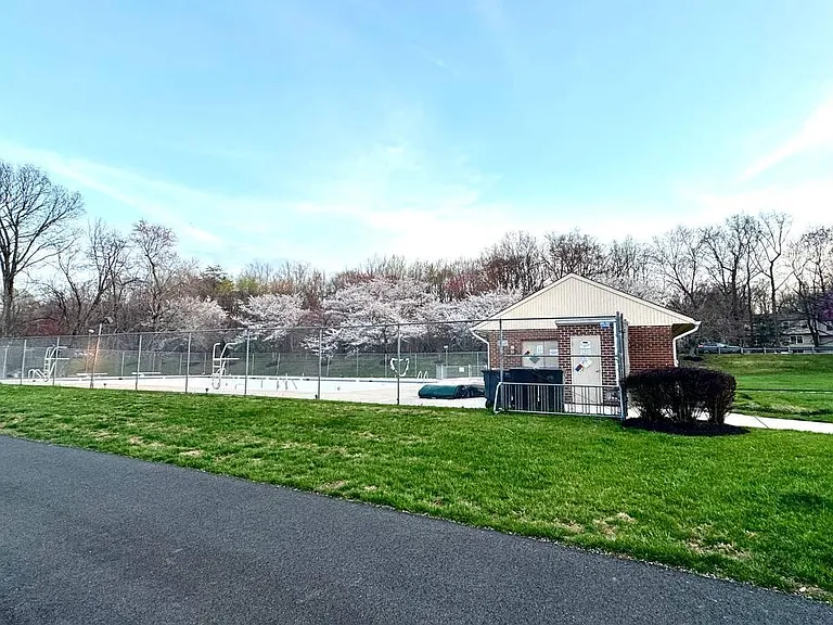 6415 Blarney Stone Ct — Photo 3
