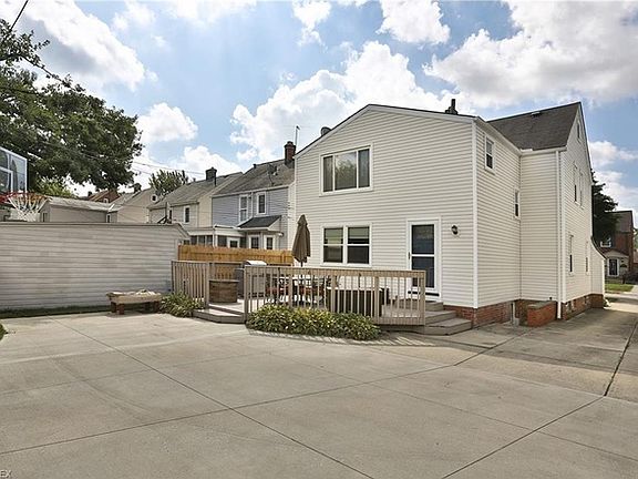 3rd image of 16304 Southland Ave