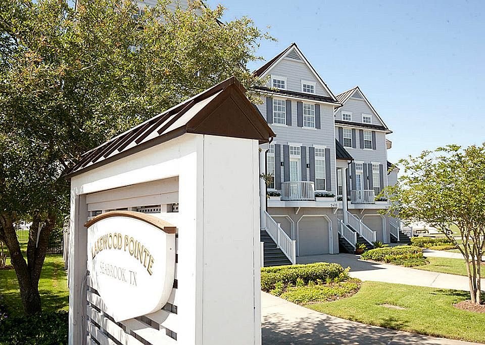 1st image of 2443 Lakewood Pointe Dr