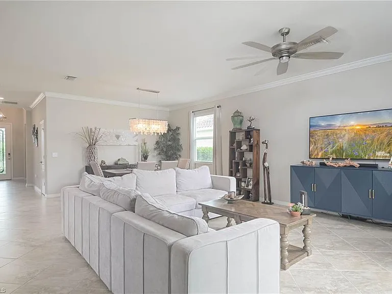 2105 Clementine St — Photo 4