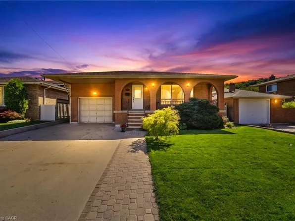 139 Glen Valley Dr, Hamilton, ON L8K 6A1