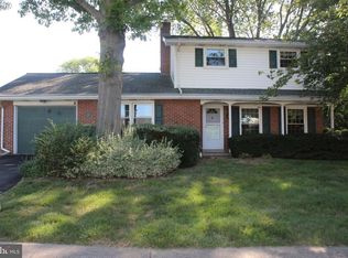 2141 Kentwood Dr, Lancaster, PA