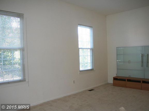 3rd image of 44047 Gala Cir