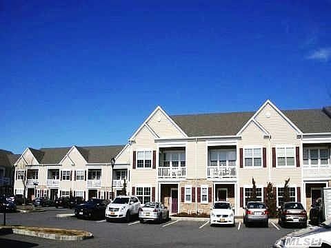 1st image of 8 Wexford Ln
