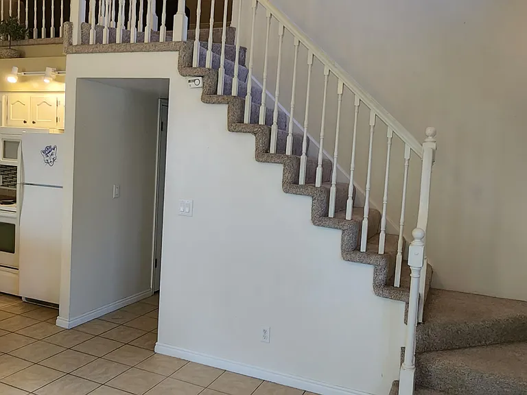 947 N University Ave #10 — Photo 14