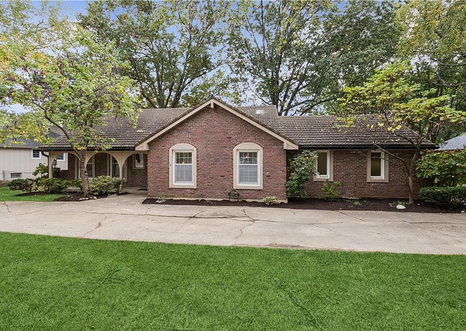 1st image of 12640 Oakmont Dr