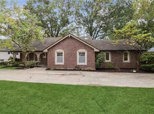 12640 Oakmont Dr, Kansas City, MO 64145