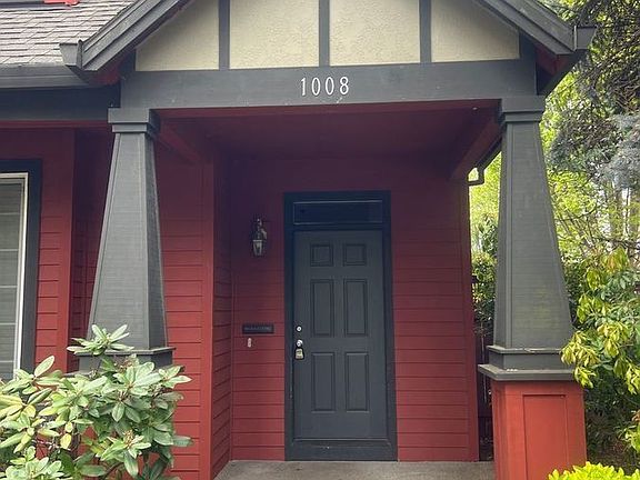 3rd image of 1008 SE Bacarra St