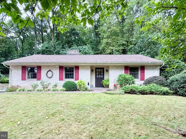 60 S Hills Dr, Hershey, PA 17033