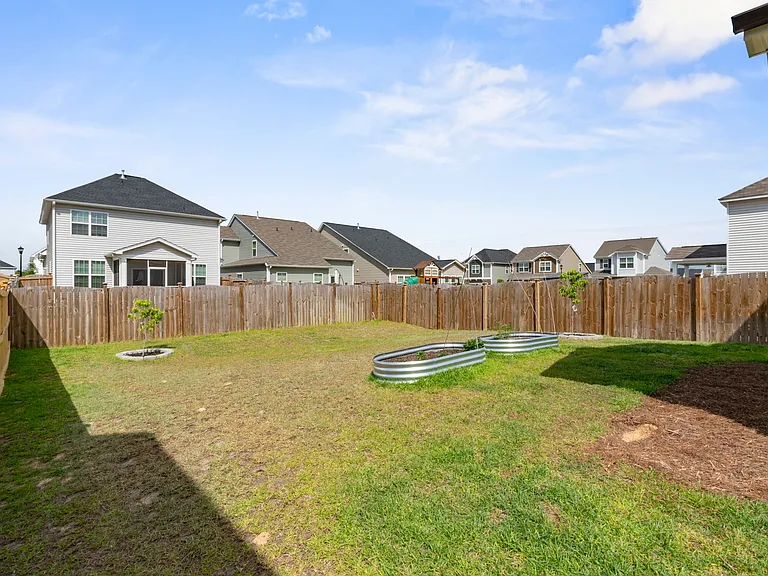 837 Peony Ln — Photo 42