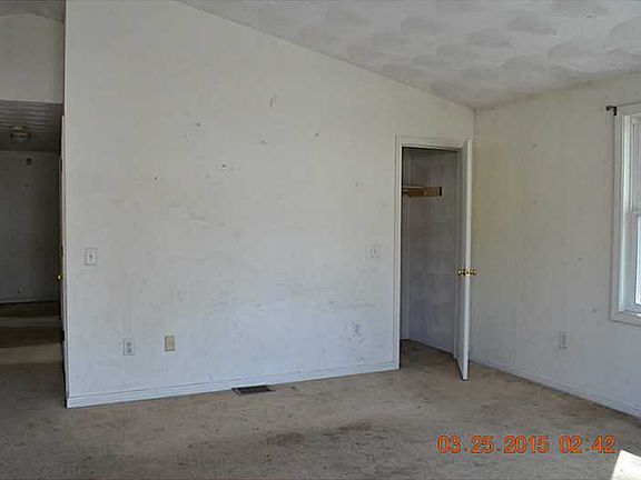 3rd image of 7 Lyman Ave