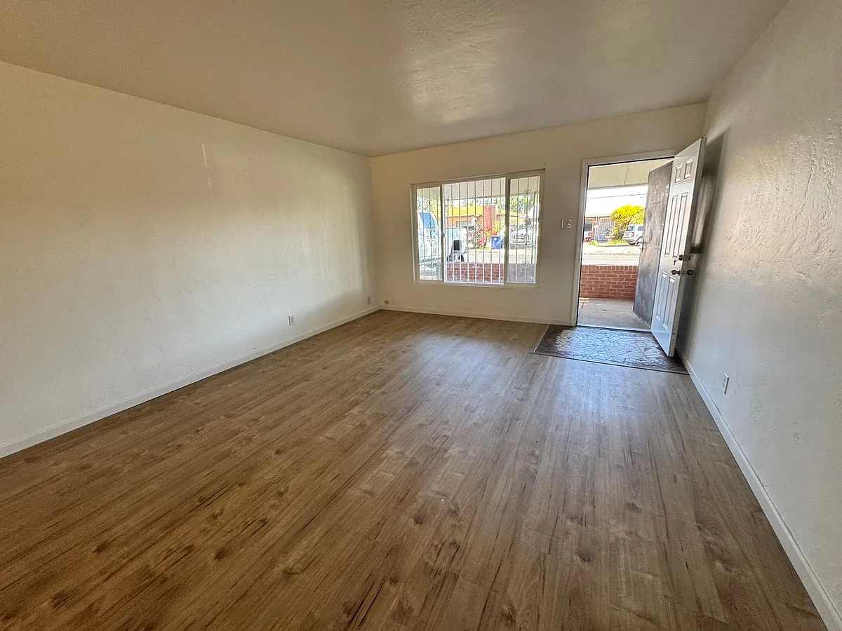 Building Photo - 9019 Los Arboles Ave NE