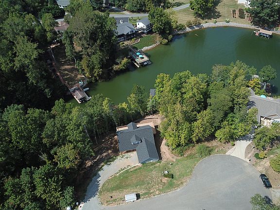 5th image of 129 Windward Pointe Dr