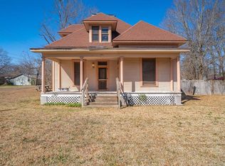 901 N Spring St, Grand Saline, TX 75140