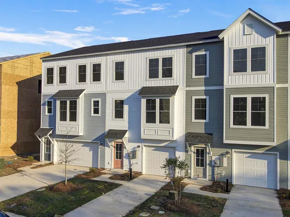 1034 Pettiford Pl, Hanahan, SC 29410