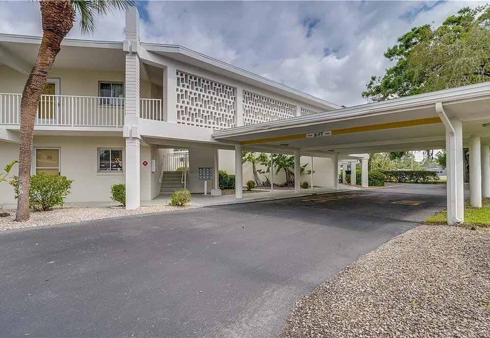 357 Joel Blvd #211