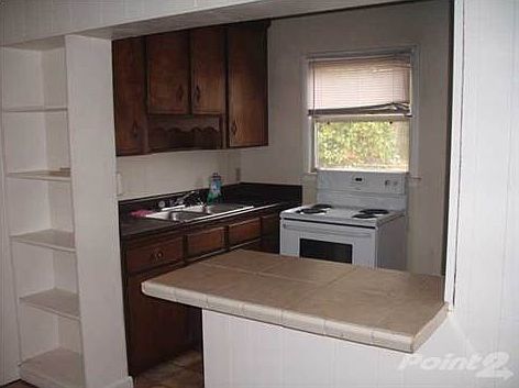 5th image of 3131 Torres Ave