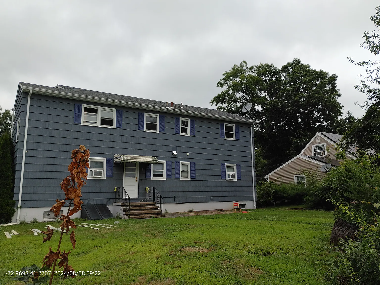 3 bed, 1050 sqft, $2,100 — Photo 2
