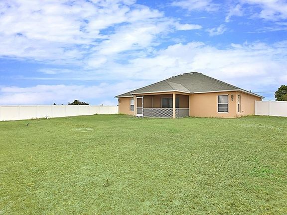 2nd image of 508 NE Juanita Pl