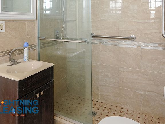 4th image of 1318 N Serrano Ave #1318
