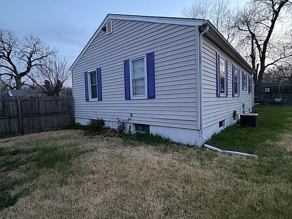 3rd image of 5 Silverwood Dr