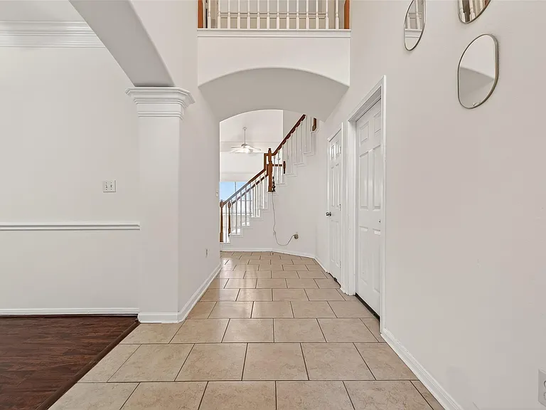 14914 W Bend Dr — Photo 6