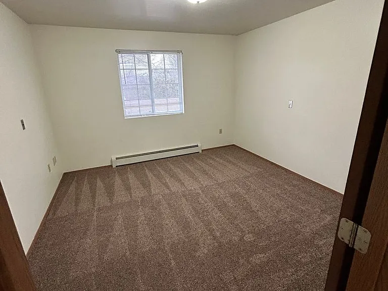 220 W Valley Rd — Photo 18