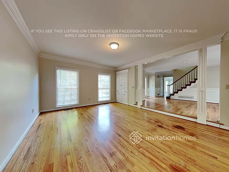 9320 N Lake Dr — Photo 6