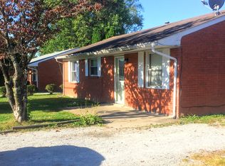 897 Blossom Rd, Louisville, KY 40229