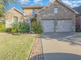 1030 Finsbury Ln, Forney, TX 75126