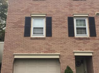 8 Noble Arms Ln, Pittsburgh, PA 15205