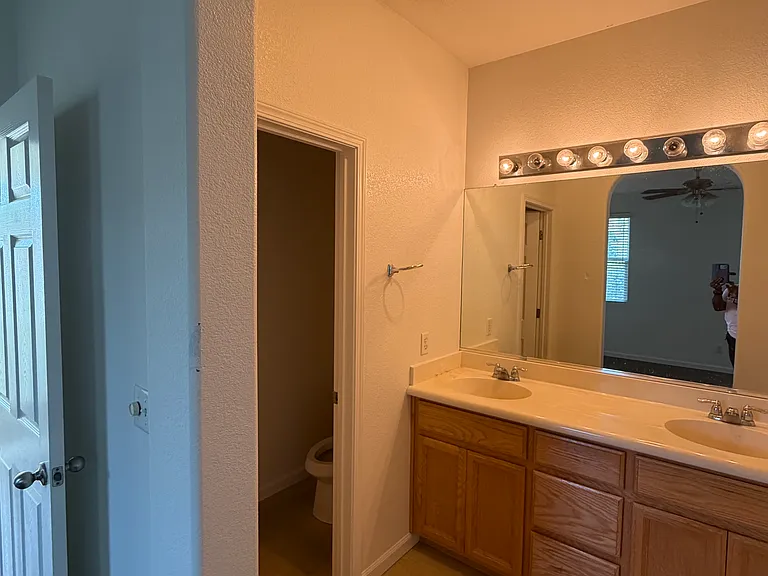 4607 W Brianna Way — Photo 15