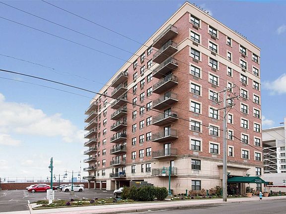 2nd image of 26 W Broadway #602