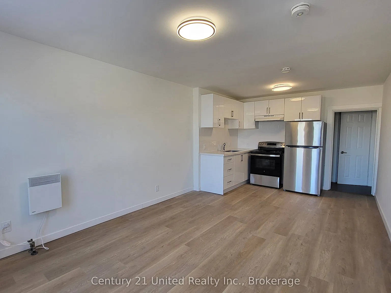 1 bed, $1,300 — Photo 3