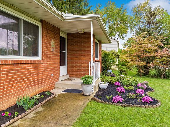 4th image of 949 Janet Dr