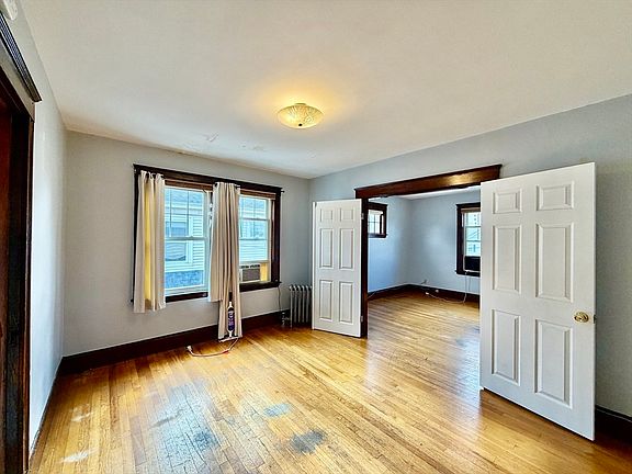 3rd image of 162 South St #2-R