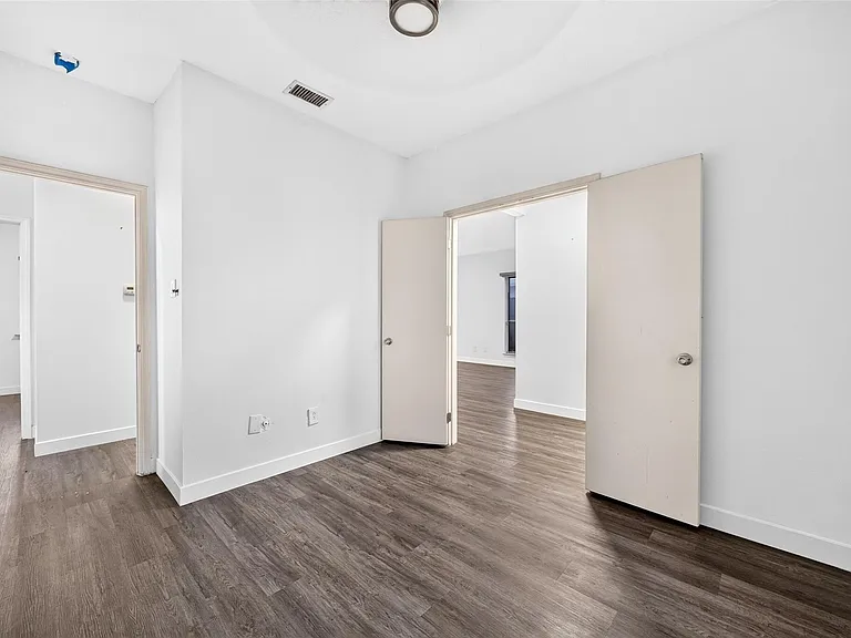 18610 Autumn Hills Dr — Photo 23