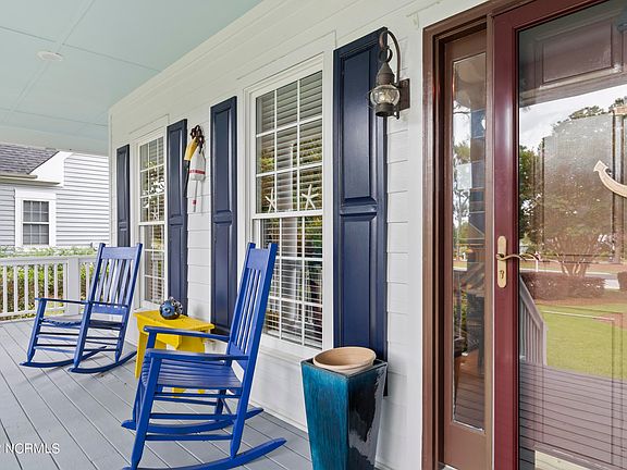 3rd image of 3386 St James Drive SE