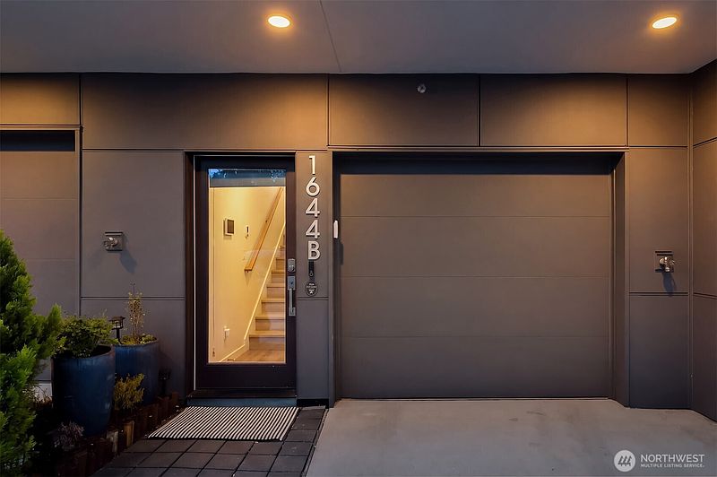 4th image of 1644 B 20th Avenue