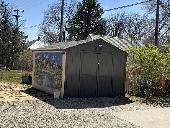5th image of 319 N Hersey Ave
