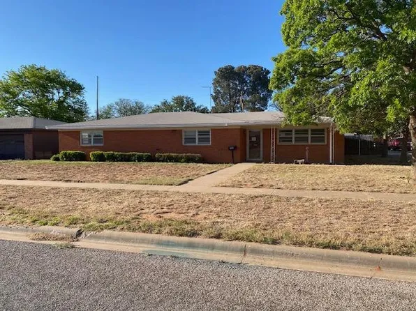 1212 E Broadway St, Brownfield, TX 79316