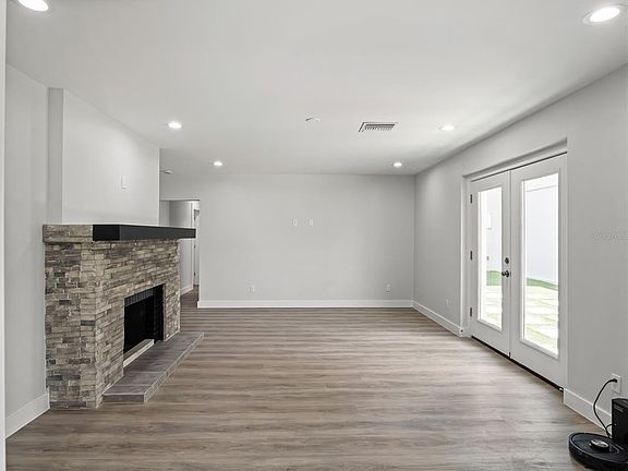 5th image of 1190 W LAKESHORE DRIVE