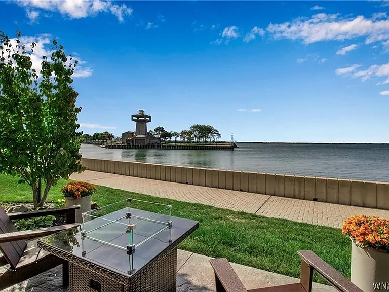 36 Harbour Pointe Cmn — Photo 23