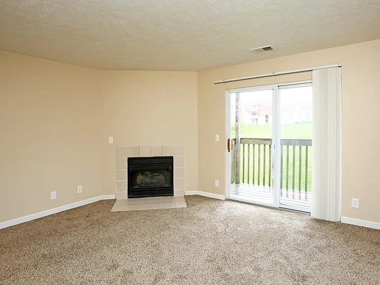 Residences at Fox Pointe — Photo 2