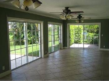 5th image of 4799 Oak Cir