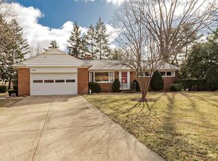 7447 Sharonlee Dr, Mentor, OH 44060