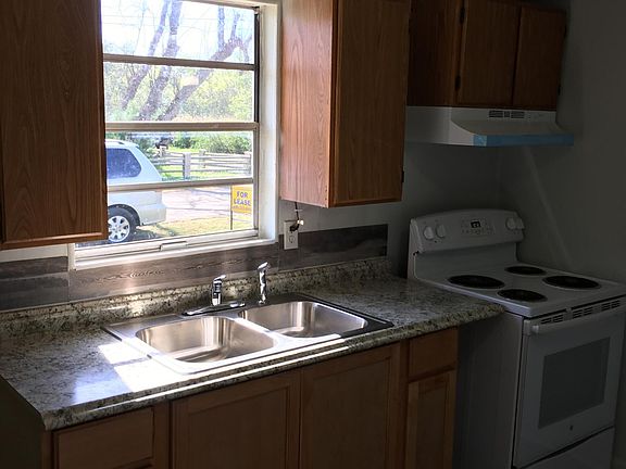 2nd image of 204 E 5th St