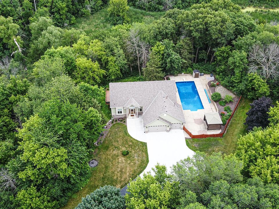 1st image of 20881 Lake Ridge Dr