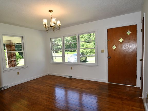 4th image of 3555 Maybinton Rd