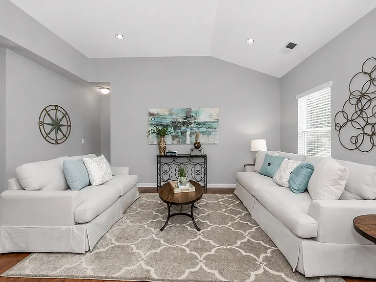 1015 Albany Park Dr — Photo 16